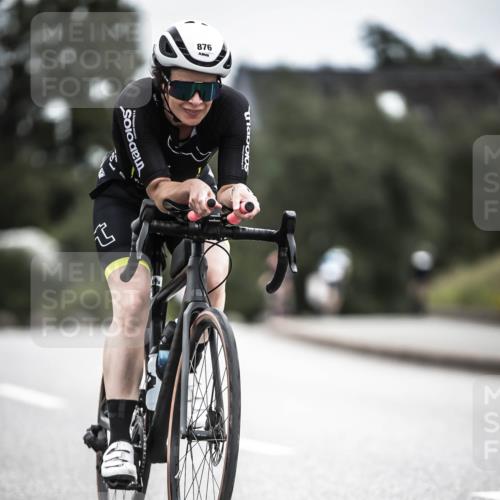 21.06.2026 - 29. Vierlanden-Triathlon H.Heesch http://msf.ph/oto/9910551 21.06.2026 12:00:24 Radfahren 295, 788, 876 meine-sportfotos.de