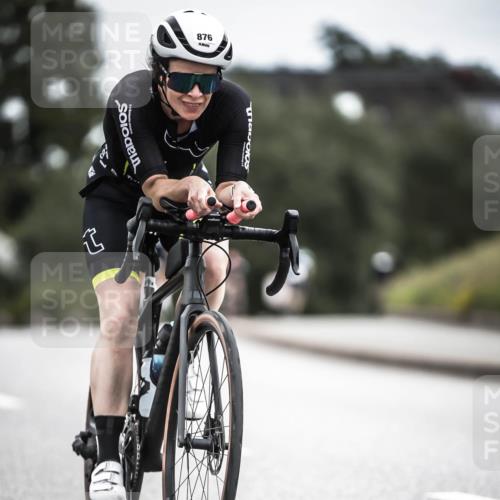21.06.2026 - 29. Vierlanden-Triathlon H.Heesch http://msf.ph/oto/9910553 21.06.2026 12:00:24 Radfahren 295, 788, 876 meine-sportfotos.de