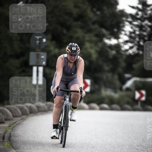21.06.2026 - 29. Vierlanden-Triathlon H.Heesch http://msf.ph/oto/9910560 21.06.2026 09:34:09 Radfahren 33, 39, 44, 70, 296 meine-sportfotos.de