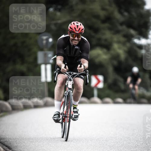 21.06.2026 - 29. Vierlanden-Triathlon H.Heesch http://msf.ph/oto/9910578 21.06.2026 12:00:34 Radfahren 658, 669, 903 meine-sportfotos.de