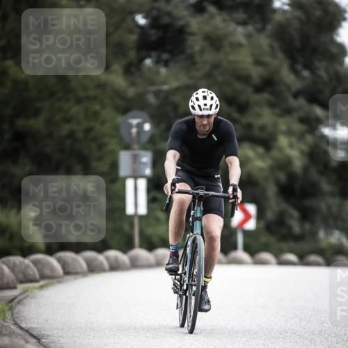 21.06.2026 - 29. Vierlanden-Triathlon H.Heesch http://msf.ph/oto/9910614 21.06.2026 12:00:38 Radfahren 658, 669 meine-sportfotos.de