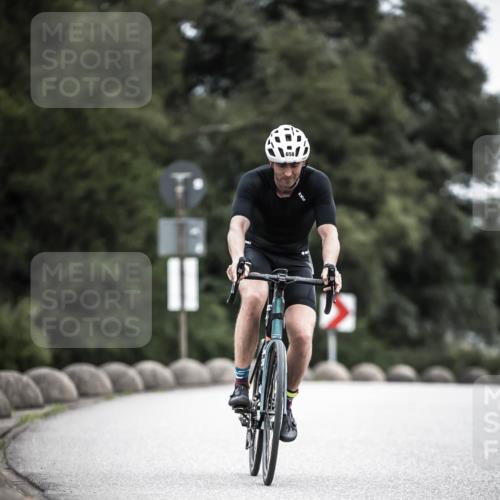 21.06.2026 - 29. Vierlanden-Triathlon H.Heesch http://msf.ph/oto/9910616 21.06.2026 12:00:39 Radfahren 658 meine-sportfotos.de