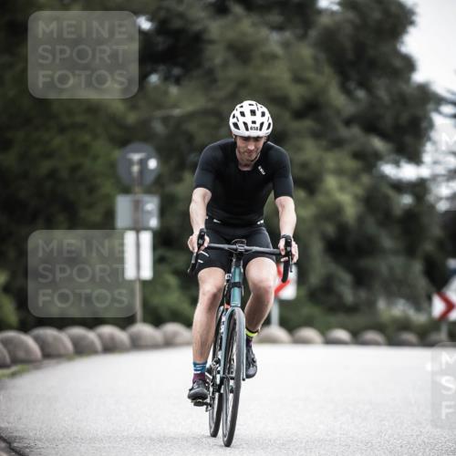 21.06.2026 - 29. Vierlanden-Triathlon H.Heesch http://msf.ph/oto/9910620 21.06.2026 12:00:39 Radfahren 658 meine-sportfotos.de