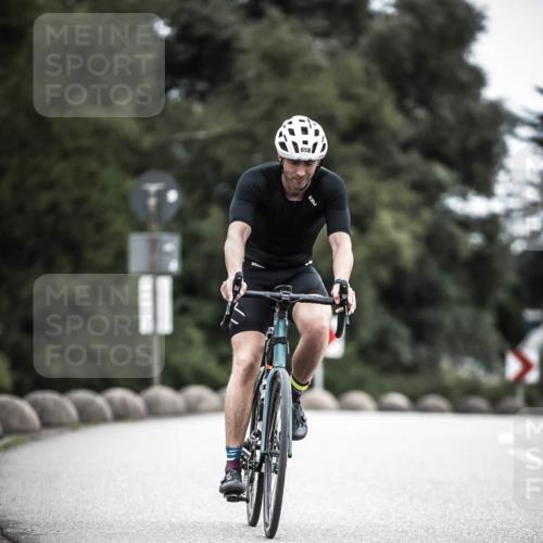 21.06.2026 - 29. Vierlanden-Triathlon H.Heesch http://msf.ph/oto/9910622 21.06.2026 12:00:39 Radfahren 658 meine-sportfotos.de