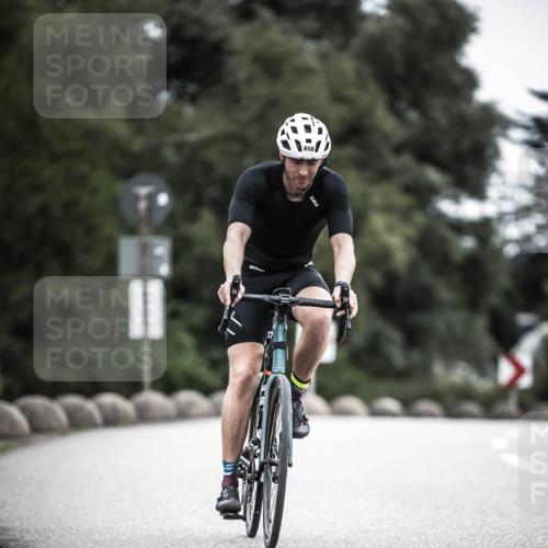 21.06.2026 - 29. Vierlanden-Triathlon H.Heesch http://msf.ph/oto/9910624 21.06.2026 12:00:39 Radfahren 658 meine-sportfotos.de