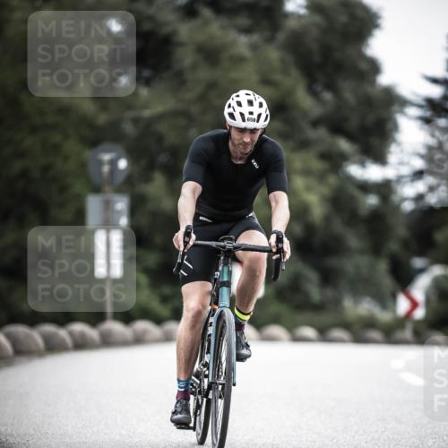 21.06.2026 - 29. Vierlanden-Triathlon H.Heesch http://msf.ph/oto/9910626 21.06.2026 12:00:39 Radfahren 658 meine-sportfotos.de