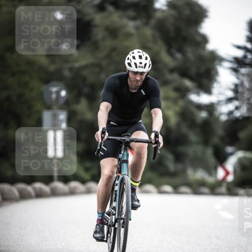 21.06.2026 - 29. Vierlanden-Triathlon H.Heesch http://msf.ph/oto/9910628 21.06.2026 12:00:39 Radfahren 658 meine-sportfotos.de