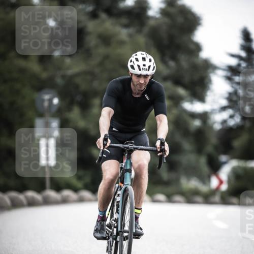 21.06.2026 - 29. Vierlanden-Triathlon H.Heesch http://msf.ph/oto/9910632 21.06.2026 12:00:39 Radfahren 658 meine-sportfotos.de