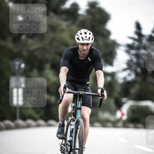 21.06.2026 - 29. Vierlanden-Triathlon H.Heesch http://msf.ph/oto/9910638 21.06.2026 12:00:39 Radfahren 658 meine-sportfotos.de