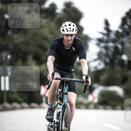 21.06.2026 - 29. Vierlanden-Triathlon H.Heesch http://msf.ph/oto/9910642 21.06.2026 12:00:39 Radfahren 658 meine-sportfotos.de