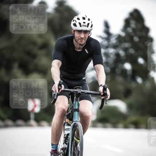 21.06.2026 - 29. Vierlanden-Triathlon H.Heesch http://msf.ph/oto/9910649 21.06.2026 12:00:39 Radfahren 658 meine-sportfotos.de