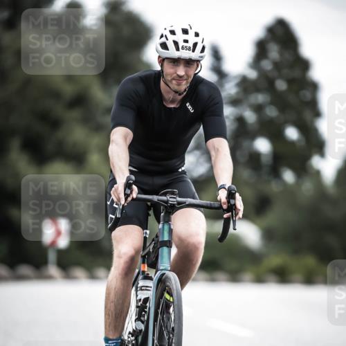21.06.2026 - 29. Vierlanden-Triathlon H.Heesch http://msf.ph/oto/9910651 21.06.2026 12:00:39 Radfahren 658 meine-sportfotos.de