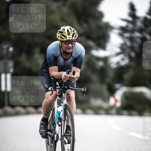 21.06.2026 - 29. Vierlanden-Triathlon H.Heesch http://msf.ph/oto/9910673 21.06.2026 12:00:50 Radfahren 237, 795 meine-sportfotos.de
