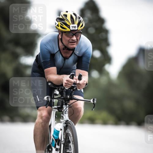 21.06.2026 - 29. Vierlanden-Triathlon H.Heesch http://msf.ph/oto/9910691 21.06.2026 12:00:50 Radfahren 237, 795 meine-sportfotos.de
