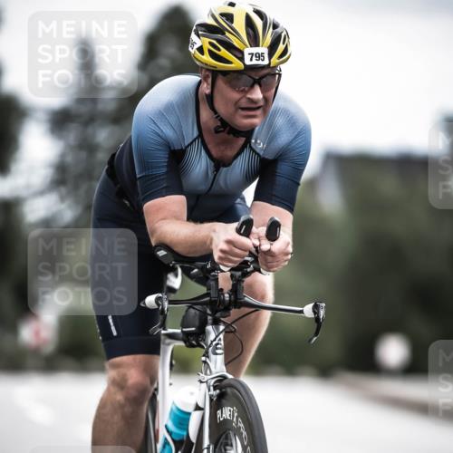 21.06.2026 - 29. Vierlanden-Triathlon H.Heesch http://msf.ph/oto/9910697 21.06.2026 12:00:50 Radfahren 237, 795 meine-sportfotos.de