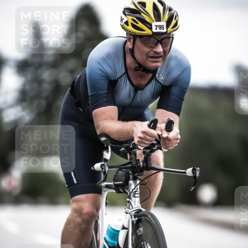 21.06.2026 - 29. Vierlanden-Triathlon H.Heesch http://msf.ph/oto/9910699 21.06.2026 12:00:51 Radfahren 237, 795 meine-sportfotos.de