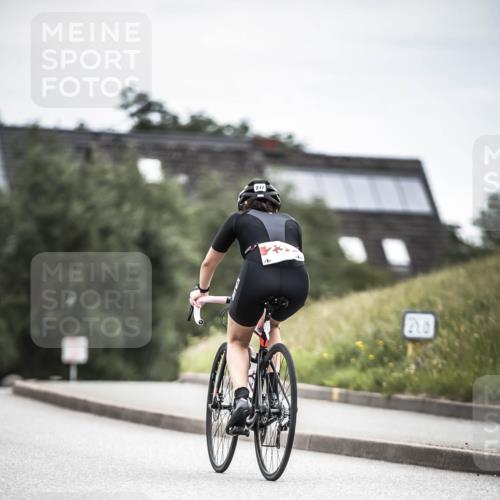 21.06.2026 - 29. Vierlanden-Triathlon H.Heesch http://msf.ph/oto/9910701 21.06.2026 12:01:01 Radfahren 664, 848 meine-sportfotos.de