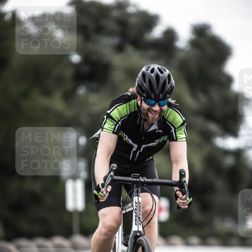 21.06.2026 - 29. Vierlanden-Triathlon H.Heesch http://msf.ph/oto/9910715 21.06.2026 12:01:28 Radfahren 665, 719, 896 meine-sportfotos.de