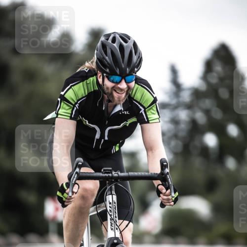 21.06.2026 - 29. Vierlanden-Triathlon H.Heesch http://msf.ph/oto/9910725 21.06.2026 12:01:28 Radfahren 665, 719, 896 meine-sportfotos.de