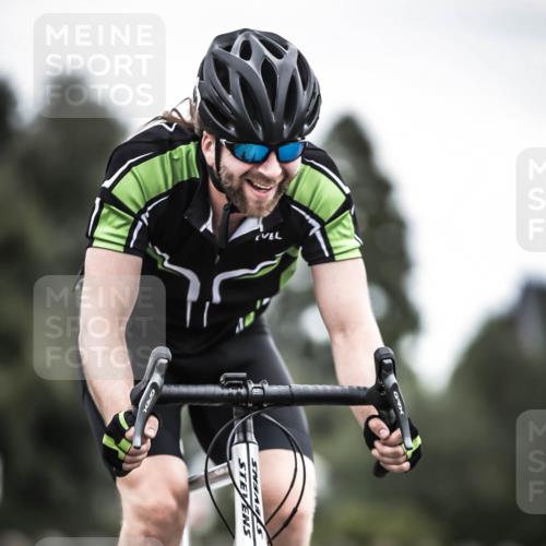 21.06.2026 - 29. Vierlanden-Triathlon H.Heesch http://msf.ph/oto/9910731 21.06.2026 12:01:28 Radfahren 665, 719, 896 meine-sportfotos.de