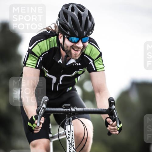 21.06.2026 - 29. Vierlanden-Triathlon H.Heesch http://msf.ph/oto/9910733 21.06.2026 12:01:28 Radfahren 665, 719, 896 meine-sportfotos.de