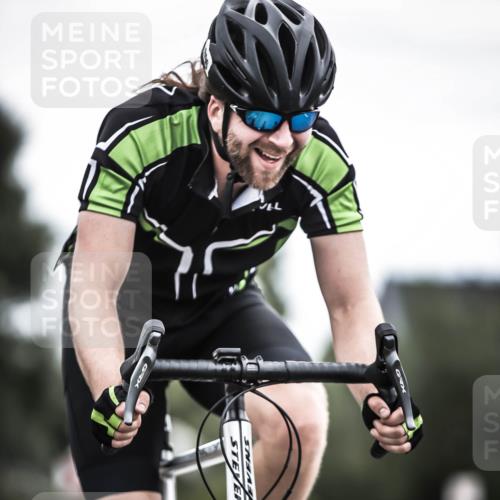 21.06.2026 - 29. Vierlanden-Triathlon H.Heesch http://msf.ph/oto/9910735 21.06.2026 12:01:28 Radfahren 665, 719, 896 meine-sportfotos.de