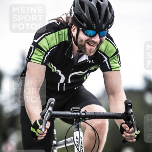 21.06.2026 - 29. Vierlanden-Triathlon H.Heesch http://msf.ph/oto/9910737 21.06.2026 12:01:28 Radfahren 665, 719, 896 meine-sportfotos.de