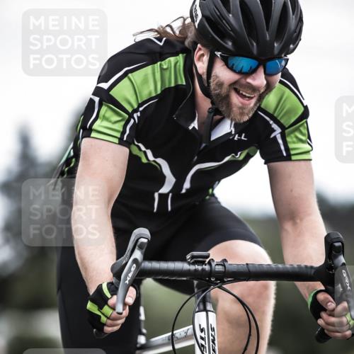 21.06.2026 - 29. Vierlanden-Triathlon H.Heesch http://msf.ph/oto/9910739 21.06.2026 12:01:28 Radfahren 665, 719, 896 meine-sportfotos.de