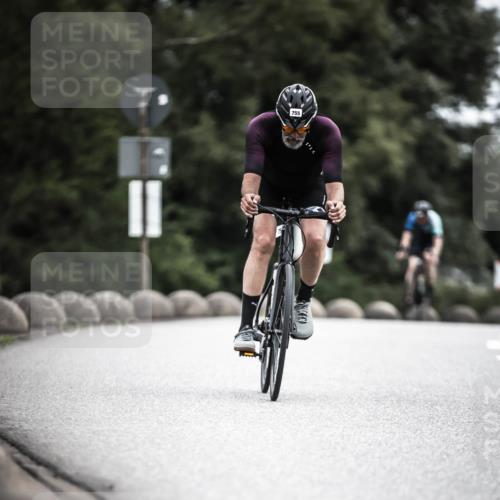 21.06.2026 - 29. Vierlanden-Triathlon H.Heesch http://msf.ph/oto/9910779 21.06.2026 12:02:03 Radfahren 755, 758 meine-sportfotos.de