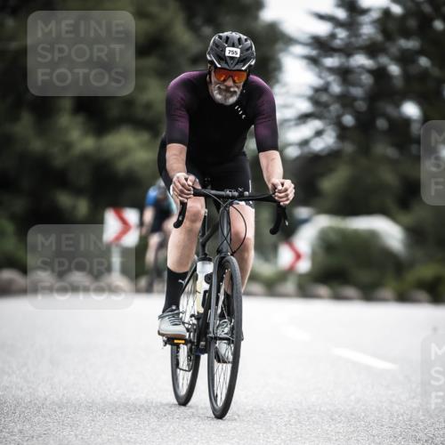 21.06.2026 - 29. Vierlanden-Triathlon H.Heesch http://msf.ph/oto/9910805 21.06.2026 12:02:04 Radfahren 661, 755, 758 meine-sportfotos.de
