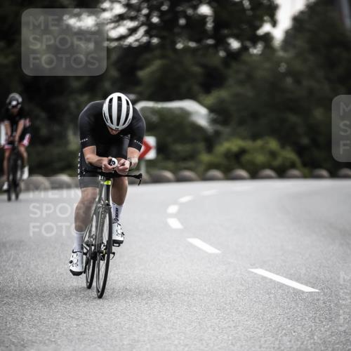 21.06.2026 - 29. Vierlanden-Triathlon H.Heesch http://msf.ph/oto/9910826 21.06.2026 09:35:58 Radfahren 75, 86, 90, 176, 198, 200, 270 meine-sportfotos.de