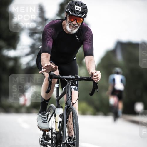 21.06.2026 - 29. Vierlanden-Triathlon H.Heesch http://msf.ph/oto/9910827 21.06.2026 12:02:05 Radfahren 661, 755, 758 meine-sportfotos.de