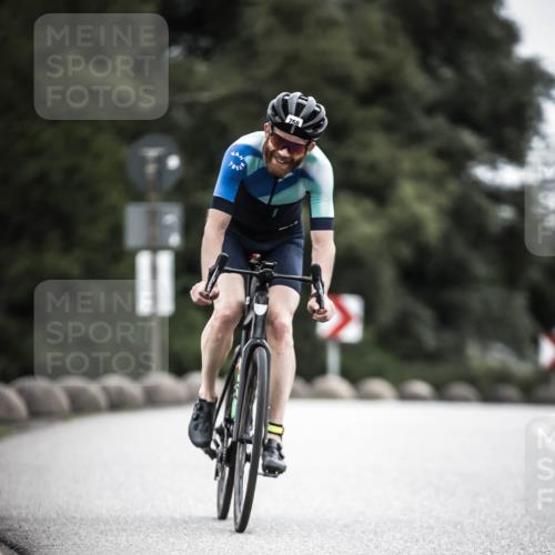 21.06.2026 - 29. Vierlanden-Triathlon H.Heesch http://msf.ph/oto/9910829 21.06.2026 12:02:08 Radfahren 661, 755, 758, 885 meine-sportfotos.de