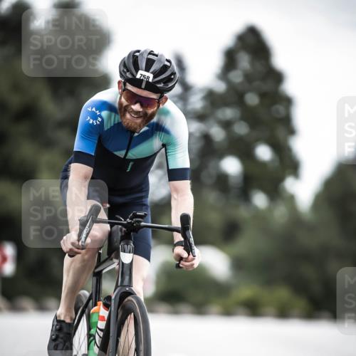 21.06.2026 - 29. Vierlanden-Triathlon H.Heesch http://msf.ph/oto/9910855 21.06.2026 12:02:09 Radfahren 661, 755, 758, 885 meine-sportfotos.de