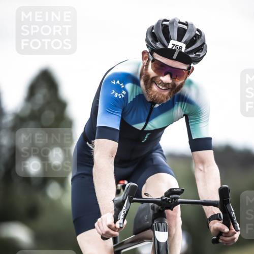 21.06.2026 - 29. Vierlanden-Triathlon H.Heesch http://msf.ph/oto/9910871 21.06.2026 12:02:09 Radfahren 661, 755, 758, 885 meine-sportfotos.de