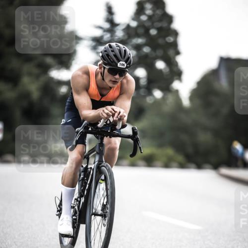 21.06.2026 - 29. Vierlanden-Triathlon H.Heesch http://msf.ph/oto/9911001 21.06.2026 09:26:28 Radfahren 78, 106, 196 meine-sportfotos.de