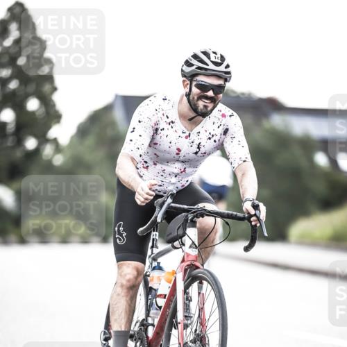 21.06.2026 - 29. Vierlanden-Triathlon H.Heesch http://msf.ph/oto/9911012 21.06.2026 09:36:48 Radfahren 18 meine-sportfotos.de