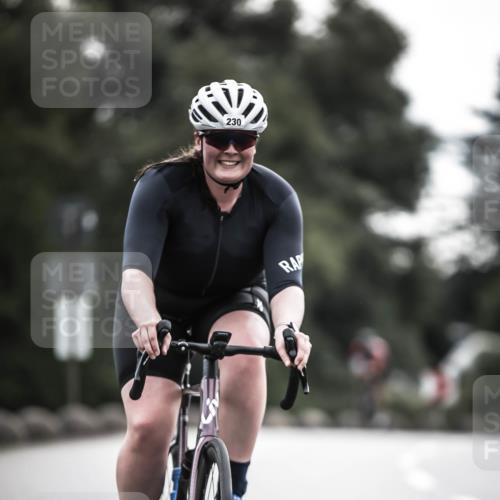 21.06.2026 - 29. Vierlanden-Triathlon H.Heesch http://msf.ph/oto/9911031 21.06.2026 09:26:54 Radfahren 90, 108, 197, 230, 1355 meine-sportfotos.de
