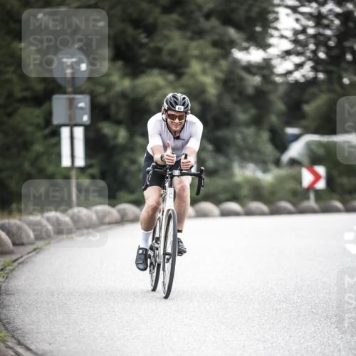 21.06.2026 - 29. Vierlanden-Triathlon H.Heesch http://msf.ph/oto/9911034 21.06.2026 09:37:07 Radfahren 83 meine-sportfotos.de