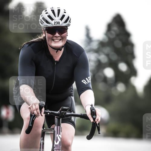 21.06.2026 - 29. Vierlanden-Triathlon H.Heesch http://msf.ph/oto/9911045 21.06.2026 09:26:55 Radfahren 90, 197, 230, 1355 meine-sportfotos.de