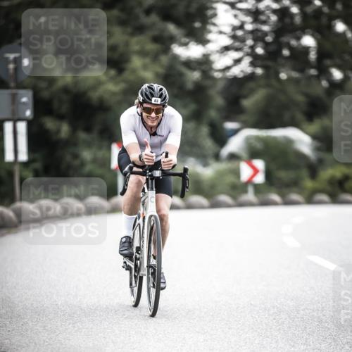 21.06.2026 - 29. Vierlanden-Triathlon H.Heesch http://msf.ph/oto/9911046 21.06.2026 09:37:07 Radfahren 83 meine-sportfotos.de