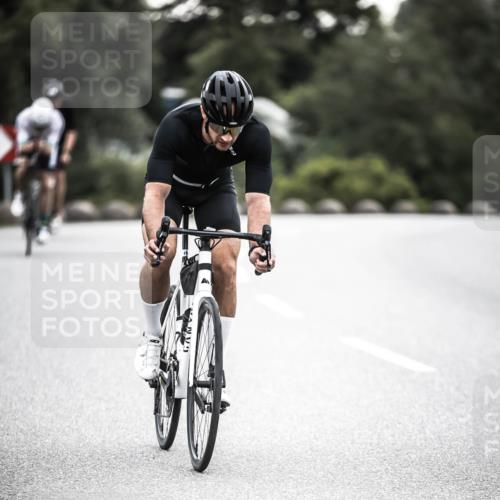 21.06.2026 - 29. Vierlanden-Triathlon H.Heesch http://msf.ph/oto/9911126 21.06.2026 09:37:45 Radfahren 5, 30, 69, 195, 240 meine-sportfotos.de