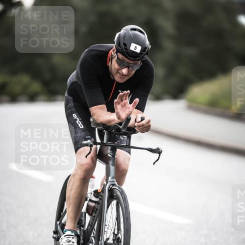 21.06.2026 - 29. Vierlanden-Triathlon H.Heesch http://msf.ph/oto/9911178 21.06.2026 09:37:49 Radfahren 5, 69, 195, 240 meine-sportfotos.de