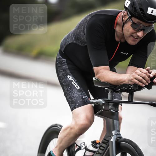 21.06.2026 - 29. Vierlanden-Triathlon H.Heesch http://msf.ph/oto/9911189 21.06.2026 09:37:49 Radfahren 5, 69, 195, 240 meine-sportfotos.de
