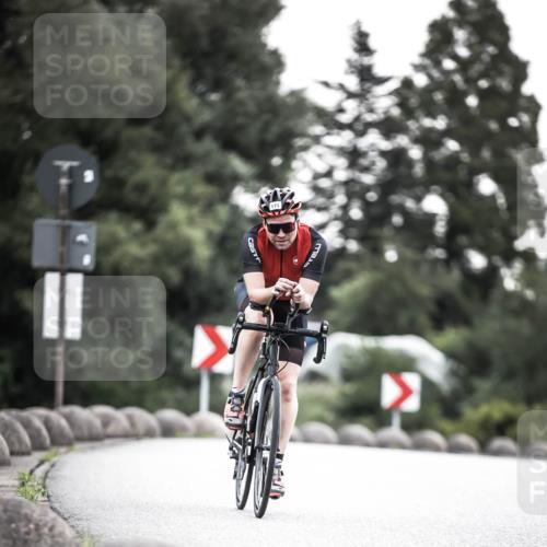 21.06.2026 - 29. Vierlanden-Triathlon H.Heesch http://msf.ph/oto/9911349 21.06.2026 09:40:39 Radfahren 158, 171 meine-sportfotos.de