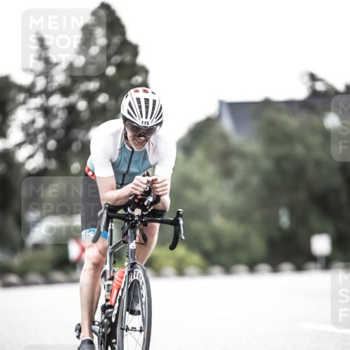 21.06.2026 - 29. Vierlanden-Triathlon H.Heesch http://msf.ph/oto/9911365 21.06.2026 09:40:49 Radfahren 36, 64, 115 meine-sportfotos.de