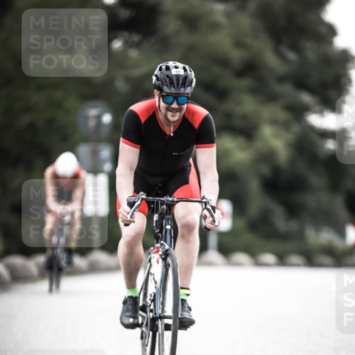 21.06.2026 - 29. Vierlanden-Triathlon H.Heesch http://msf.ph/oto/9911434 21.06.2026 09:41:43 Radfahren 15, 41, 48, 89, 146, 1353 meine-sportfotos.de