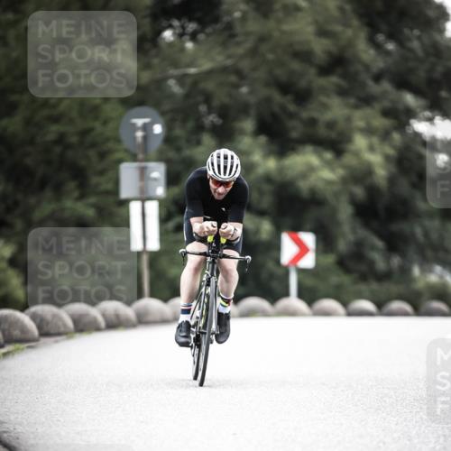 21.06.2026 - 29. Vierlanden-Triathlon H.Heesch http://msf.ph/oto/9911490 21.06.2026 09:42:02 Radfahren 191, 244, 1354 meine-sportfotos.de