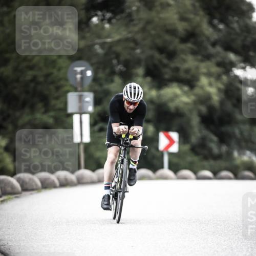 21.06.2026 - 29. Vierlanden-Triathlon H.Heesch http://msf.ph/oto/9911492 21.06.2026 09:42:02 Radfahren 191, 244, 1354 meine-sportfotos.de