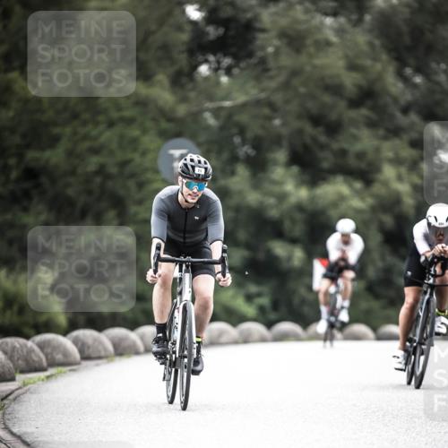 21.06.2026 - 29. Vierlanden-Triathlon H.Heesch http://msf.ph/oto/9911544 21.06.2026 09:42:45 Radfahren 71, 81, 231 meine-sportfotos.de
